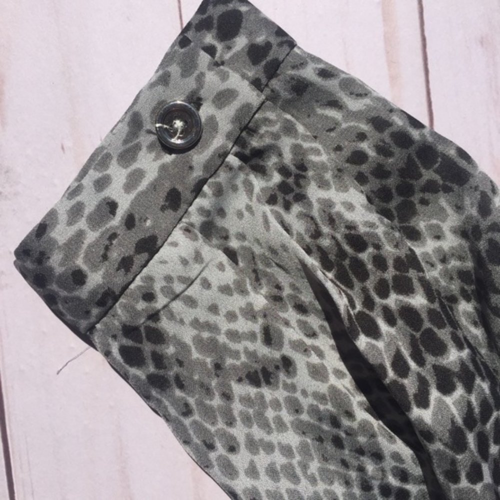 Anne Klein Grey Snake Print Button Up Blouse, PM - Picture 4 of 6